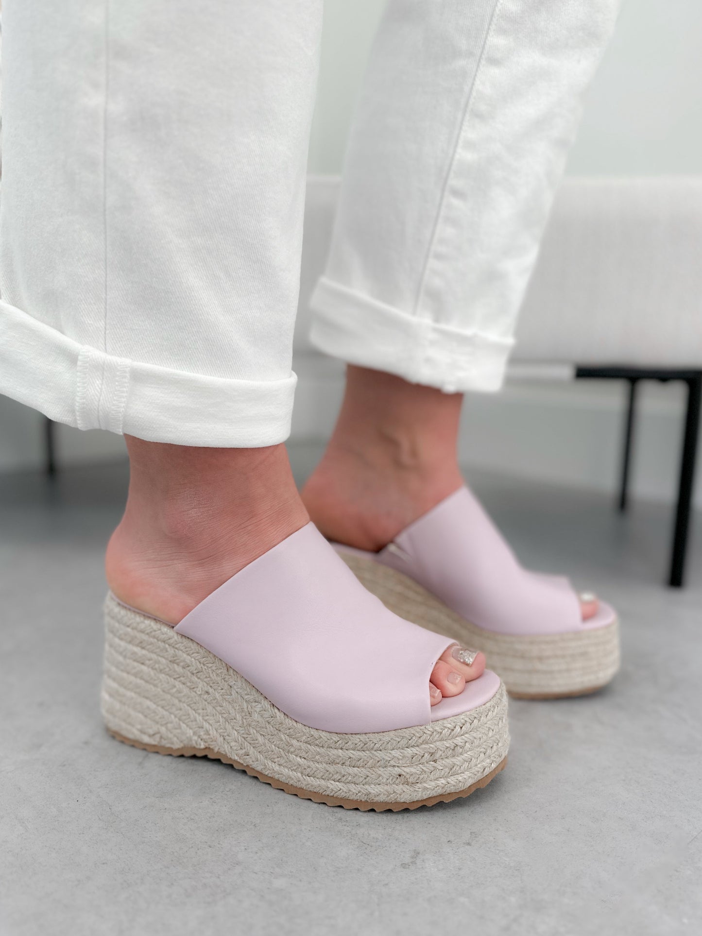 Corine Wedge Sandal in Lilac
