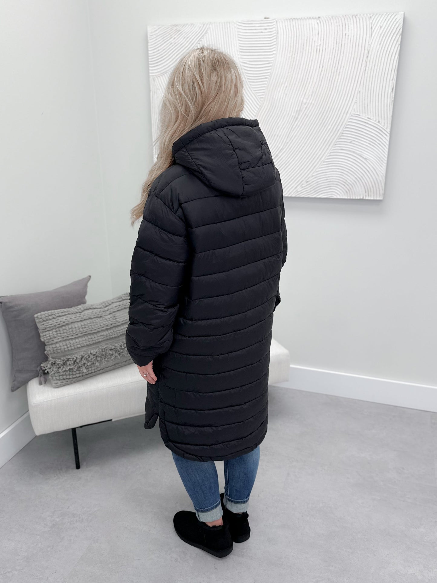 Alpine Puffer Jacket in Black